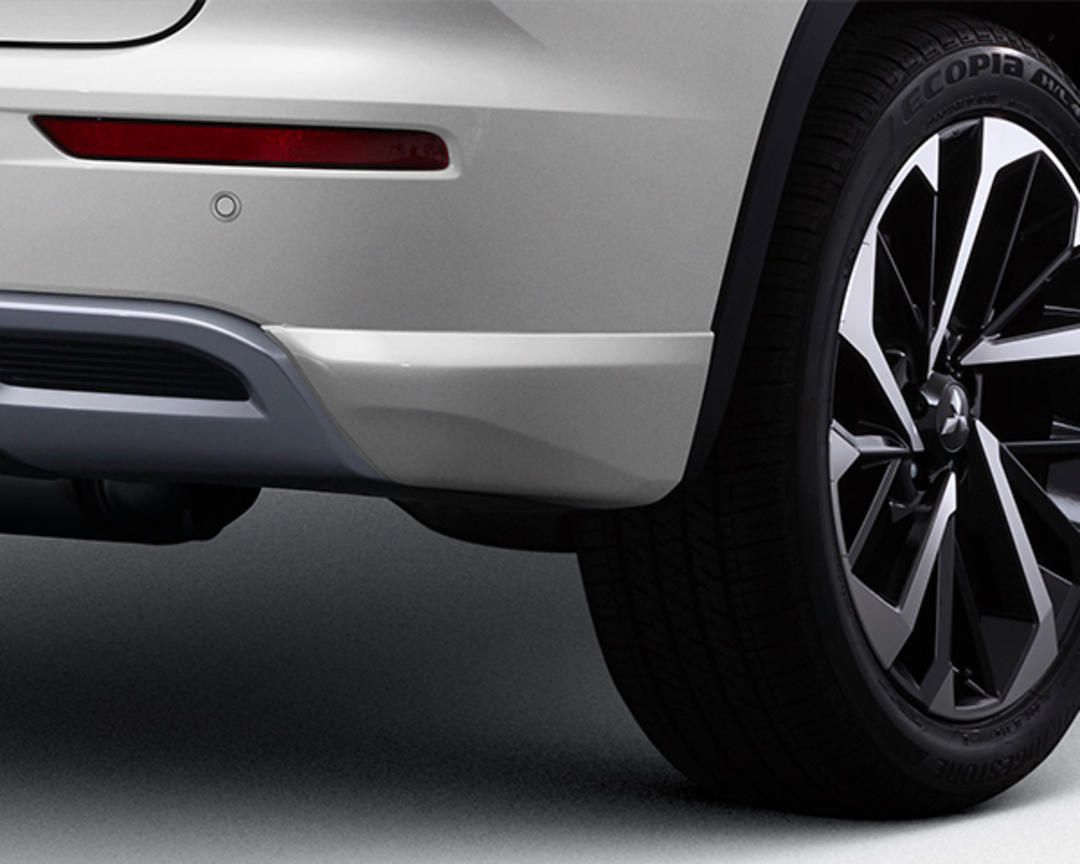 Rear corner garnish, White Solid (W37)