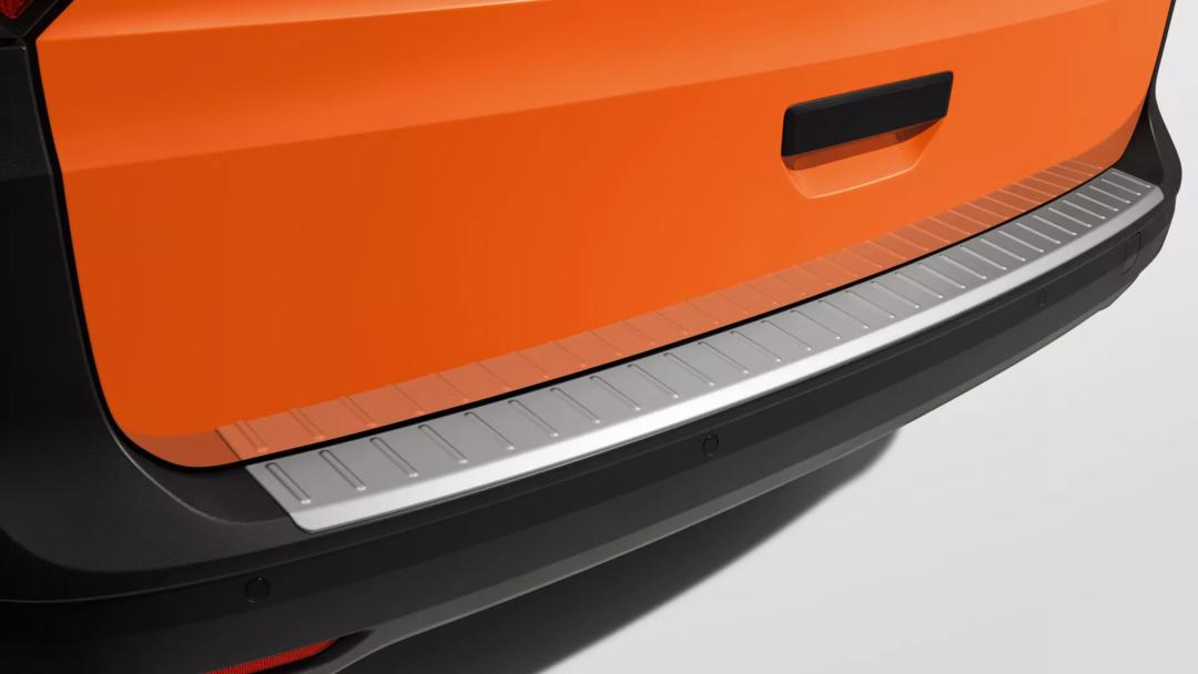 Loading sill in stainless steel effect