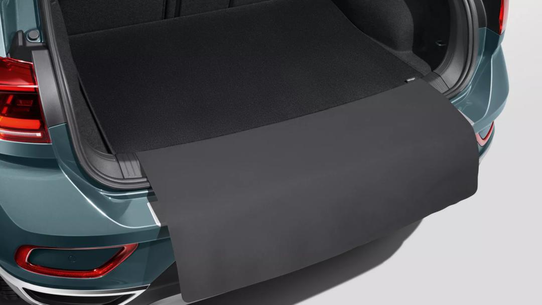 Reversible luggage compartment mat