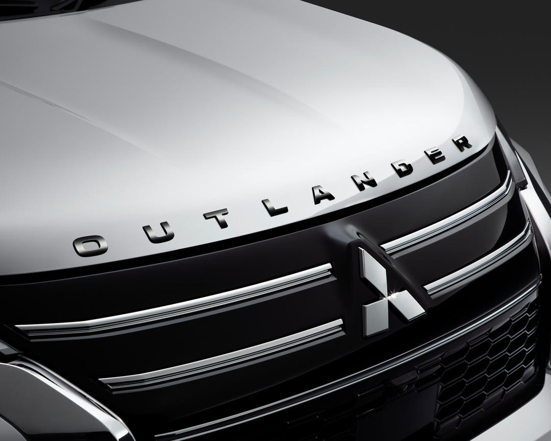 Bonnet Emblem, Black