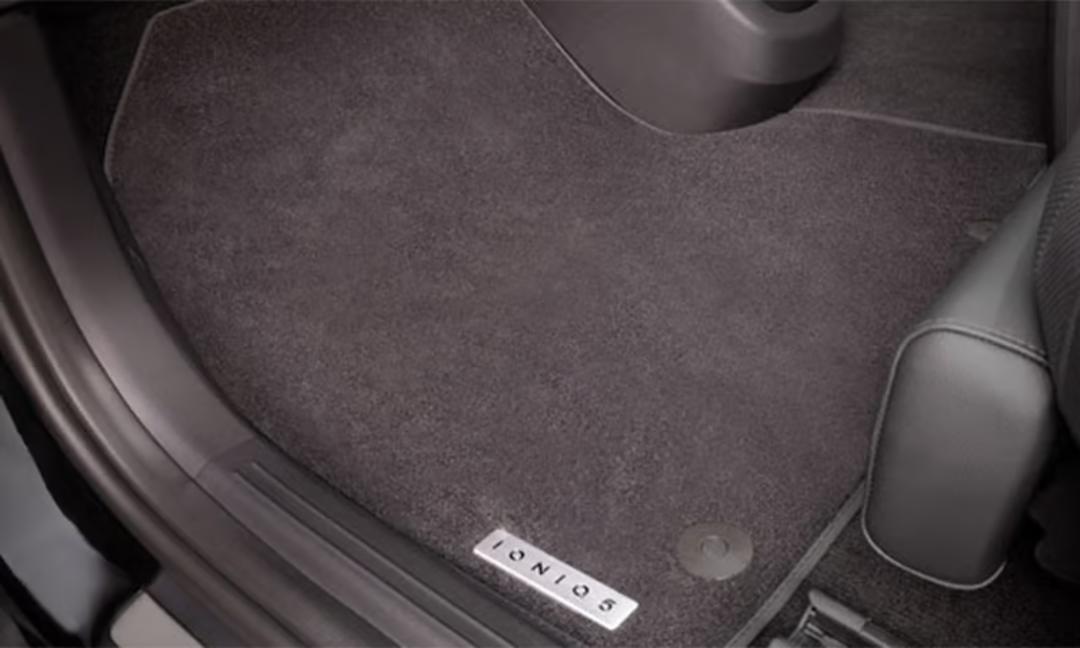 Tailored carpet floor mats