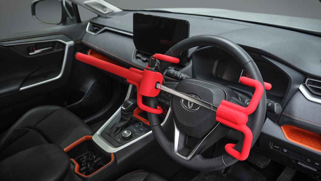 Steering wheel lock[P4]
