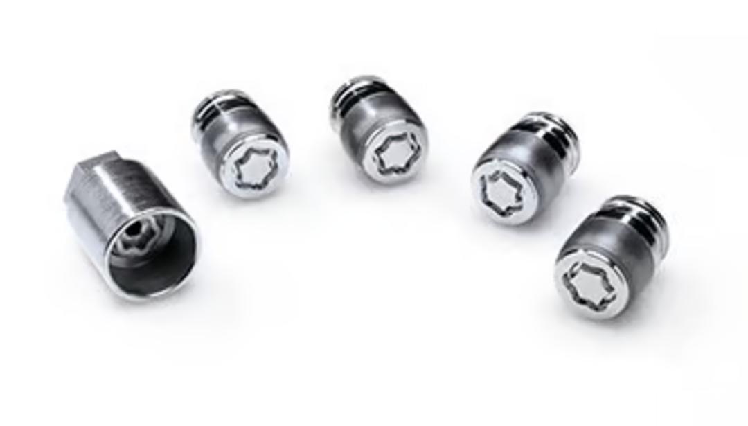 Locking wheel nuts and key
