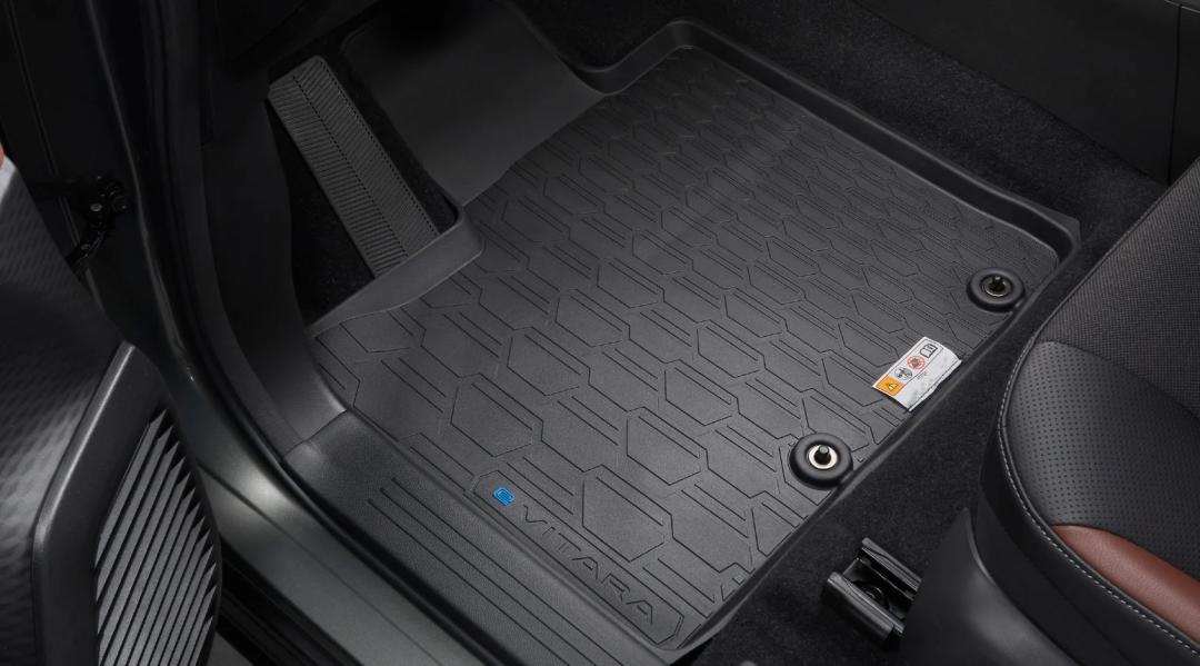 e VITARA Tray Floor Mat