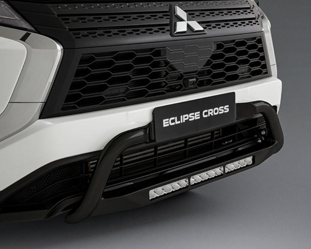 Alloy nudge bar with light bar - Black