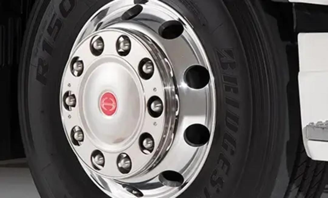 Chrome Axle Wheel Covers