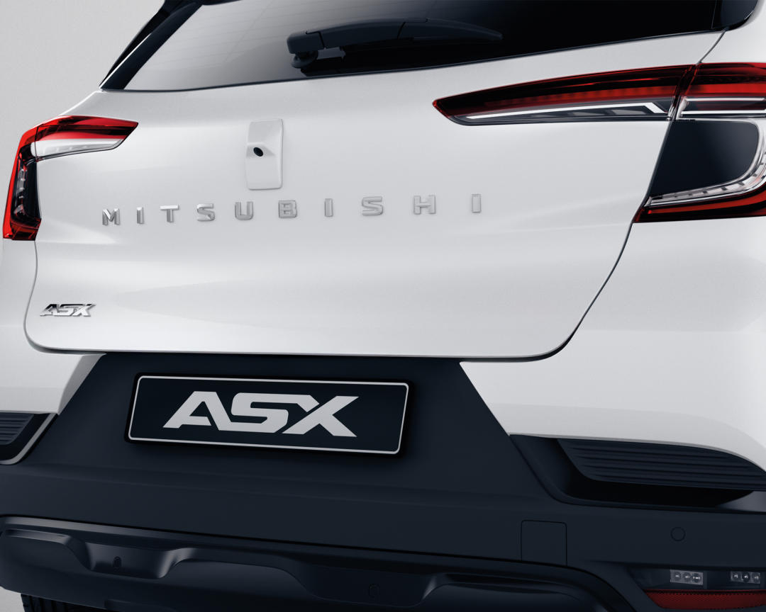 Tail Lamp Garnish (Black)