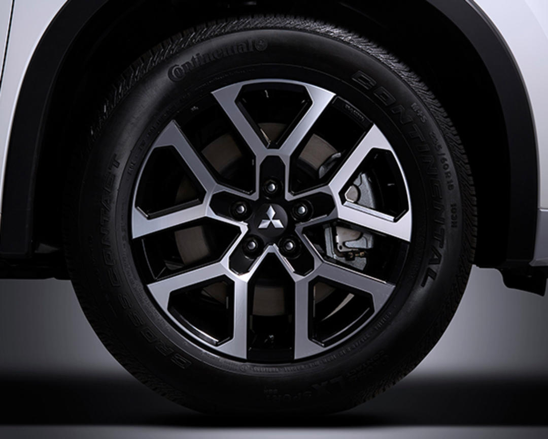 Wheel Set (4), Alloy wheel 18", Black Diamond Cut