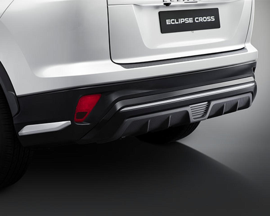 Rear under garnish with corner extension (Silver)