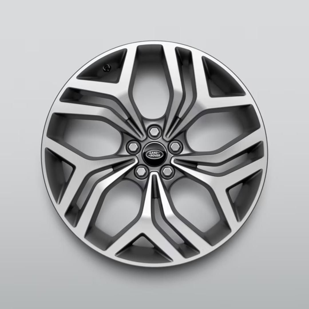 20" Style 5079, Diamond Turned with Gloss Dark Grey contrast
