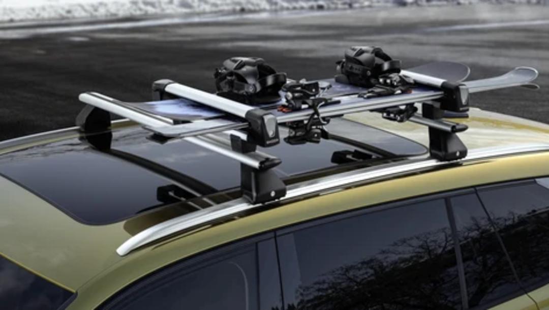 Lockable ski or snowboard carrier - aluminium profile
