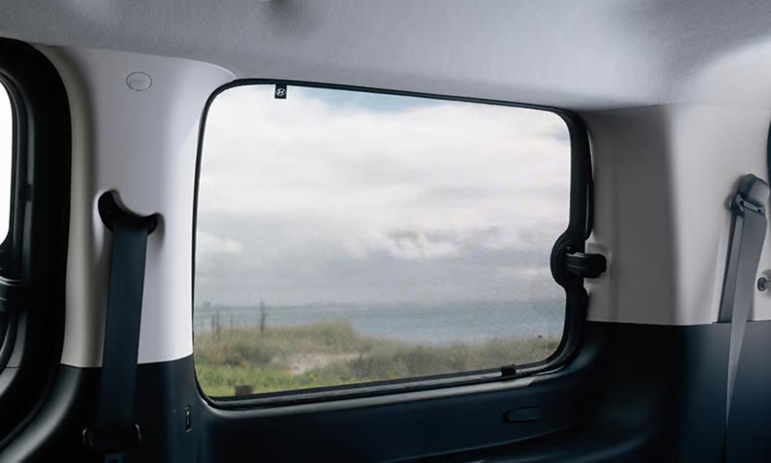 Window shades - 3rd row
