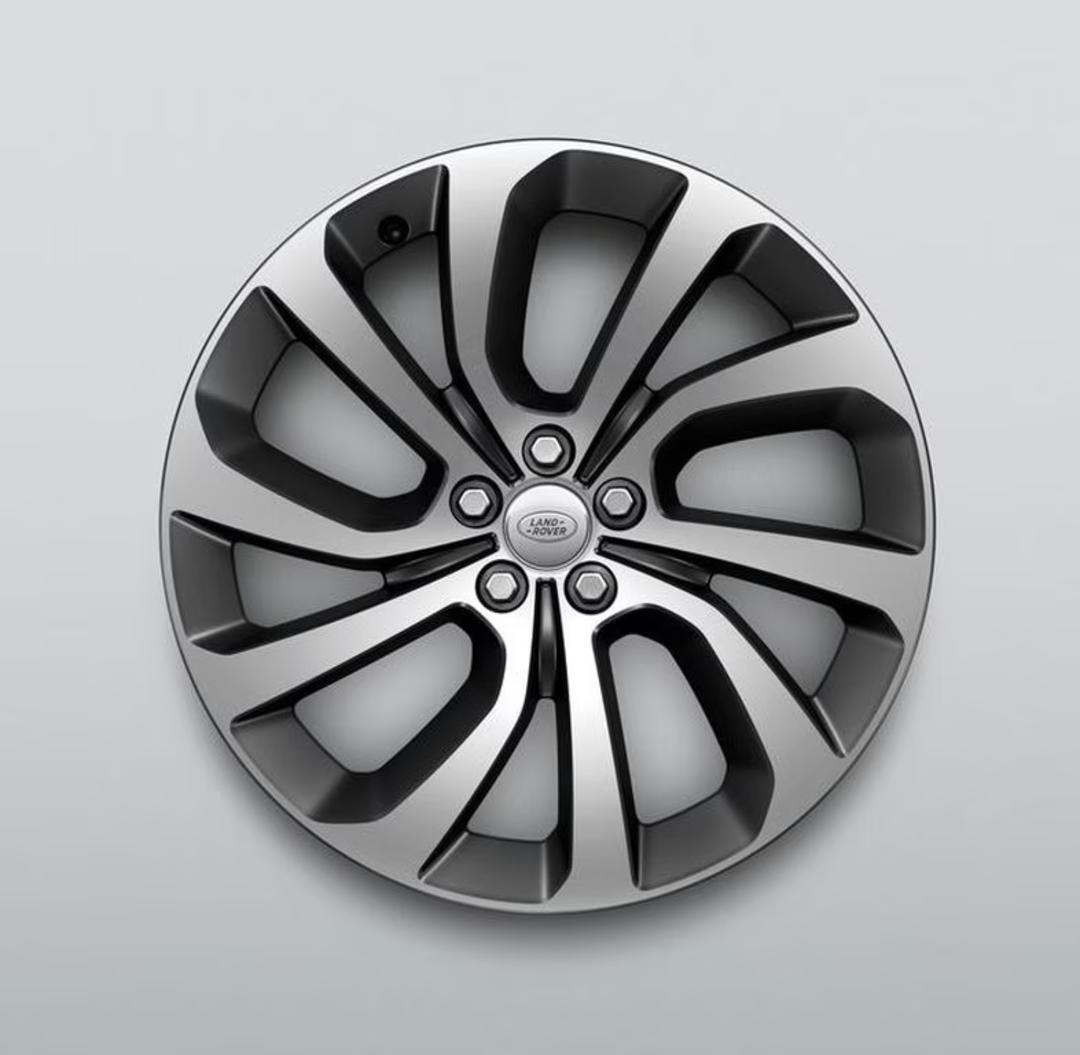 20" Style 5089, Diamond Turned with Gloss Dark Grey contrast