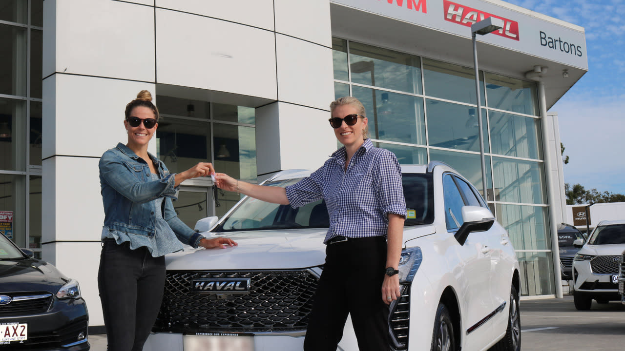 Australian Triathlete Ellie Salthouse joins the Bartons team! featured image