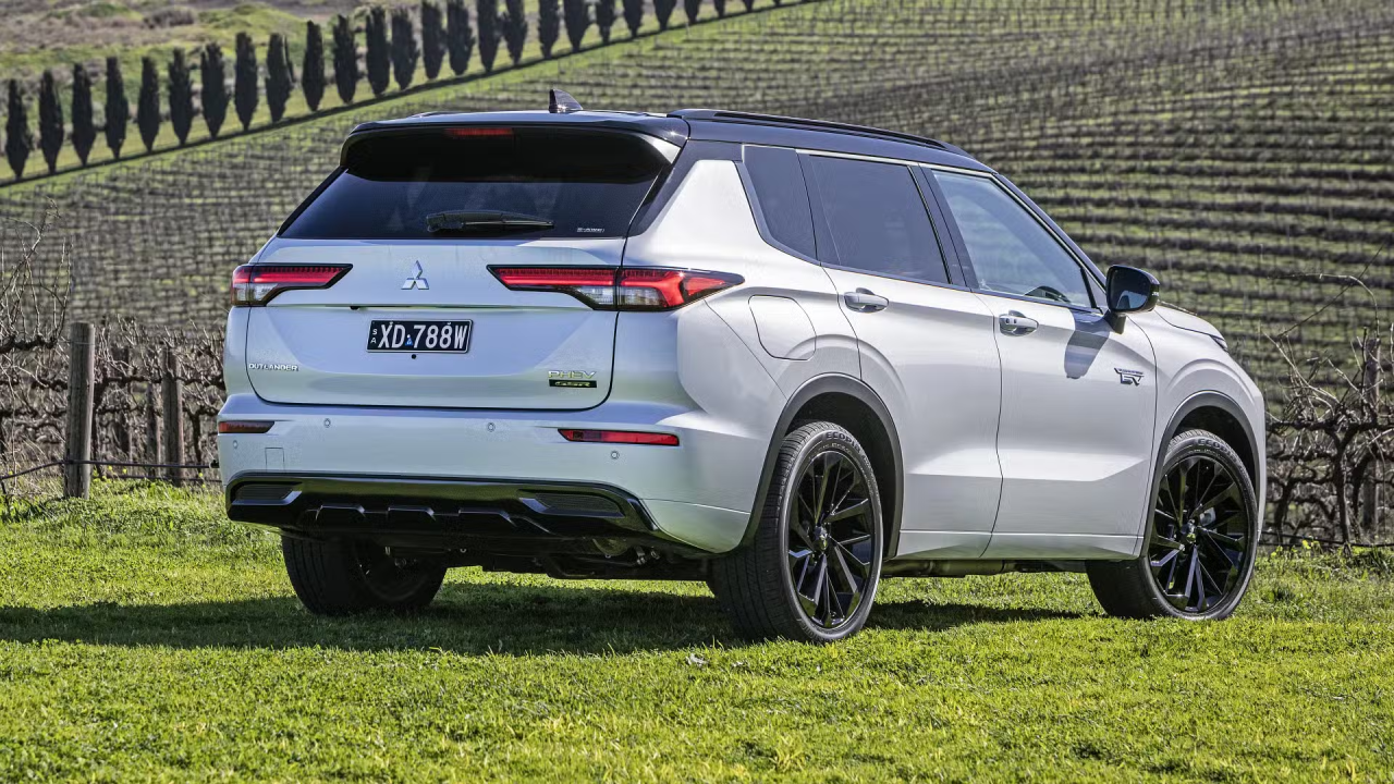 Mitsubishi Outlander PHEV Set for a Revamp: What We Know So Far featured image