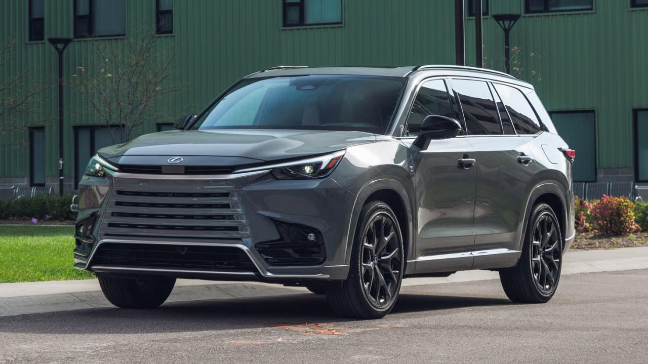 Used Luxury SUV vs New Mid-Range SUV – Which Is Better Value? featured image