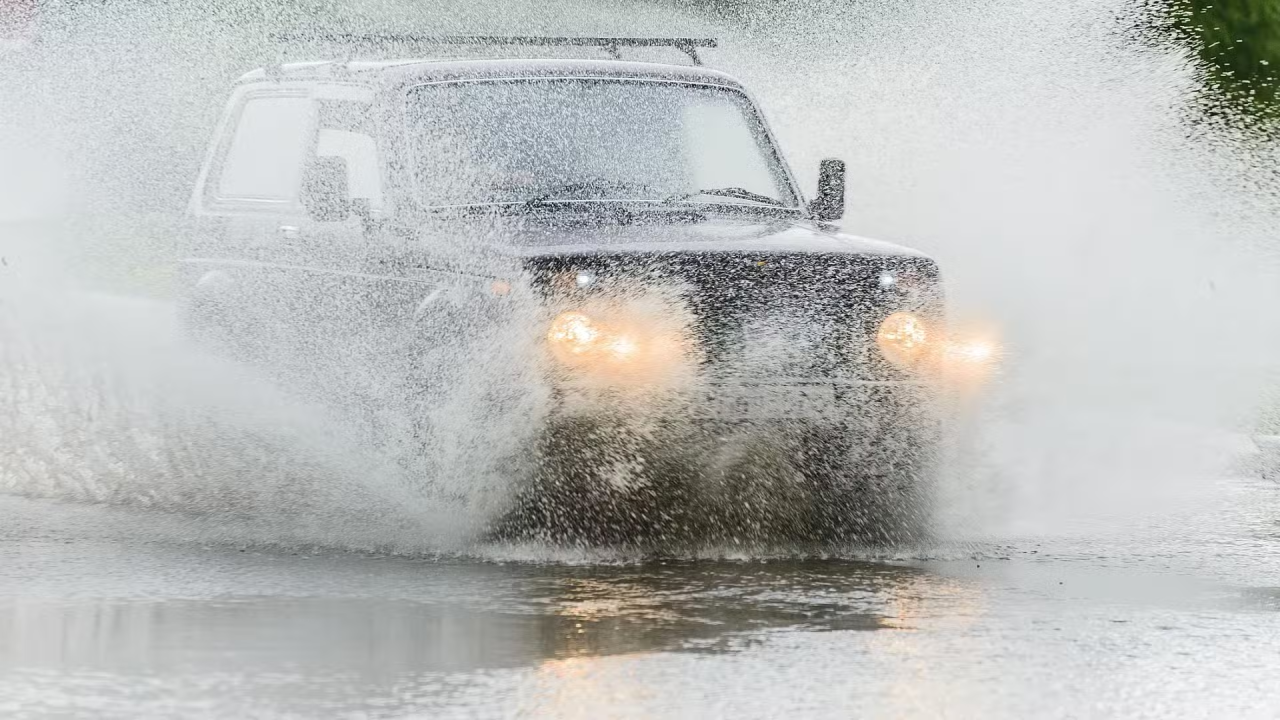 What to Do if You’re Caught in Aquaplaning This Rainy Season featured image