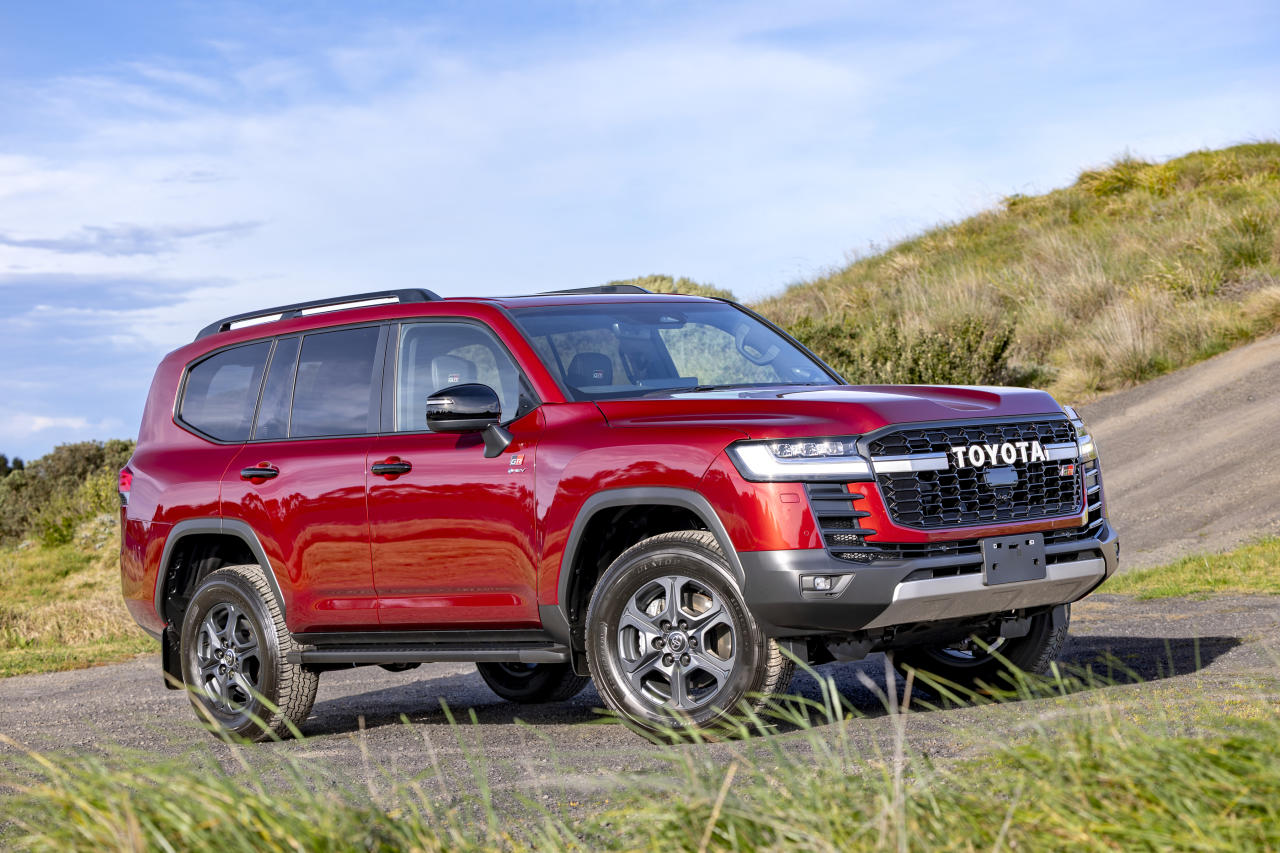 Toyota Multi-Pathway Powertrain Strategy Offers Customers Broader Choice of Hybrids featured image