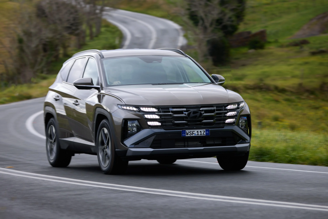 Hyundai to Redesign Two Best-Selling Models: Tucson and i30 Sedan to Stick with Petrol and Hybrid Power featured image