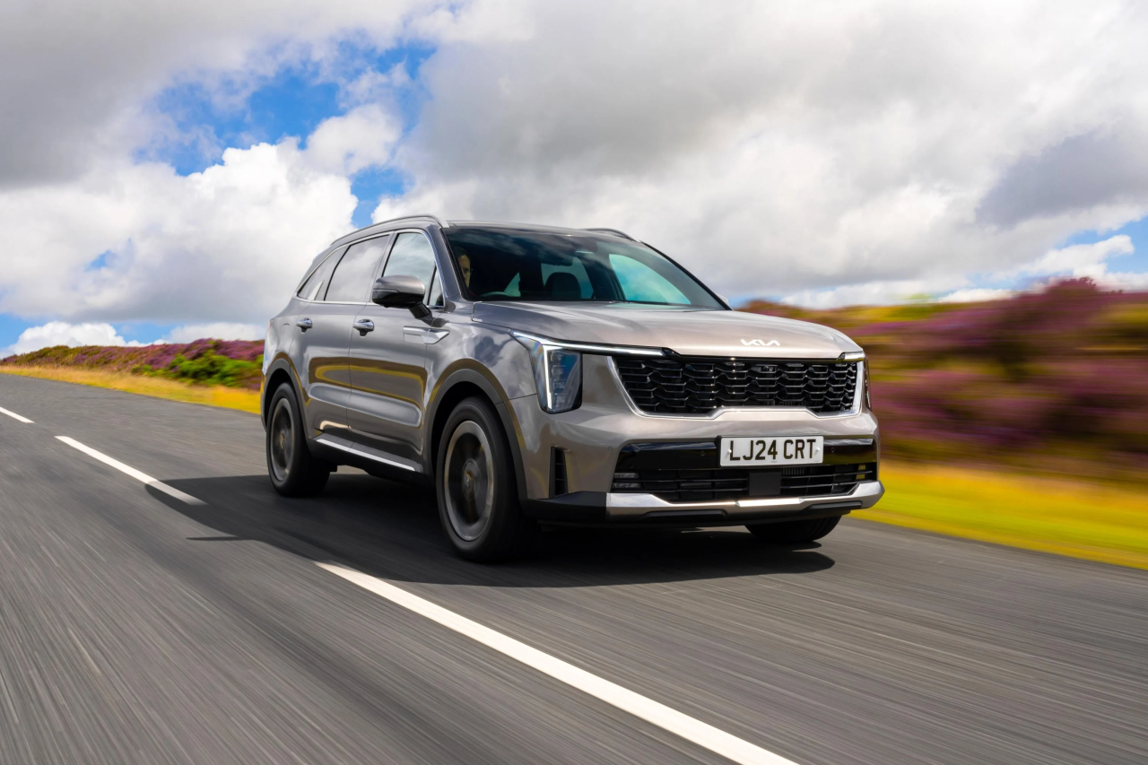 Pricing and Specs Announced for the Facelifted Kia Sorento Plug-in Hybrid (PHEV) featured image