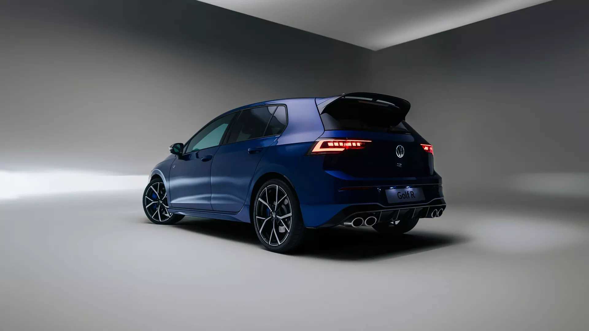 Golf R