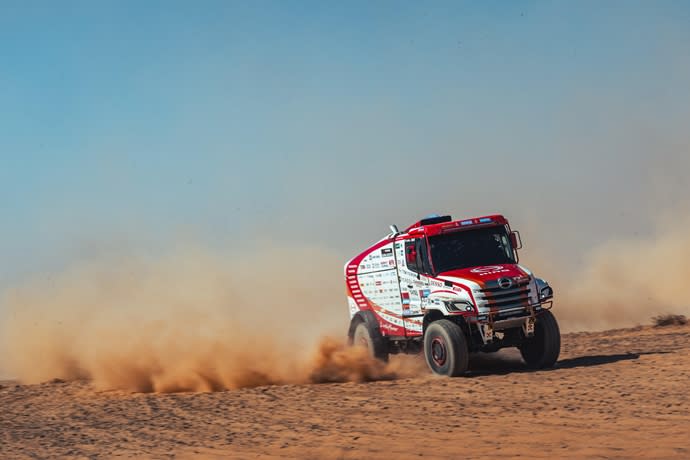 Hino Team Sugawara has successfully completed its 34th consecutive Dakar Rally, finishing in 13th place.