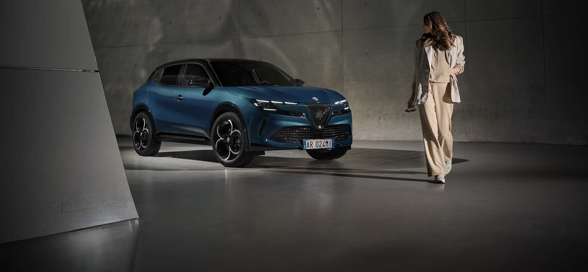 <custom style="color: var(--light);">ALFA ROMEO JUNIOR</custom>