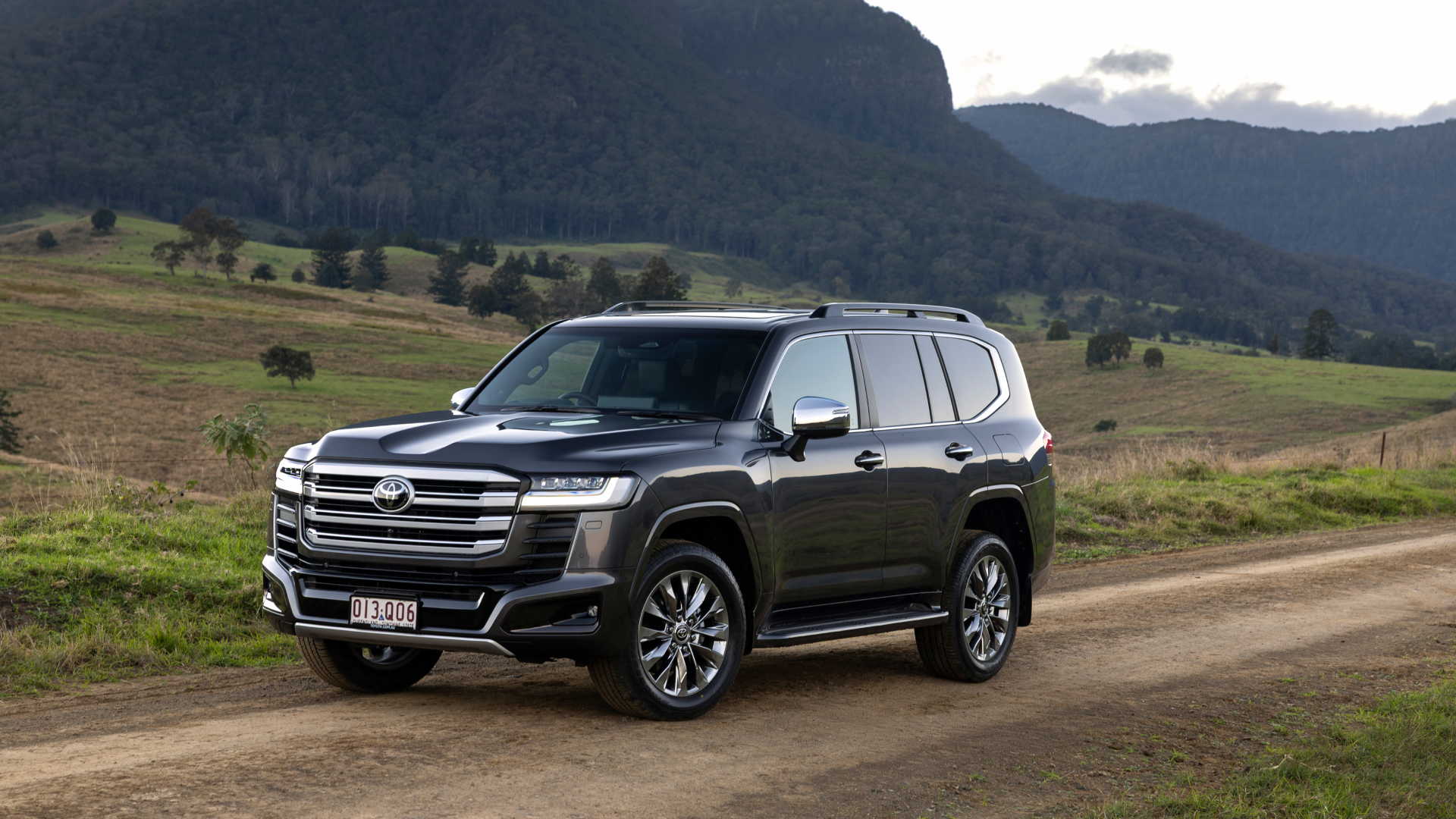 What Is a Performance Hybrid? The LandCruiser Hybrid Explained banner