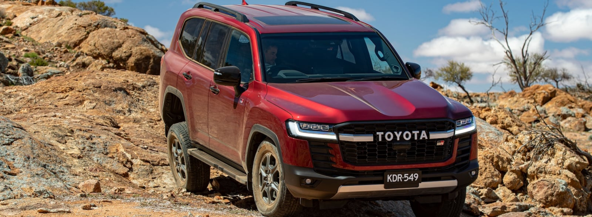 TOYOTA LANDCRUISER 300 SERIES TO BENEFIT FROM KEY SAFETY, MULTIMEDIA AND EQUIPMENT UPGRADES banner