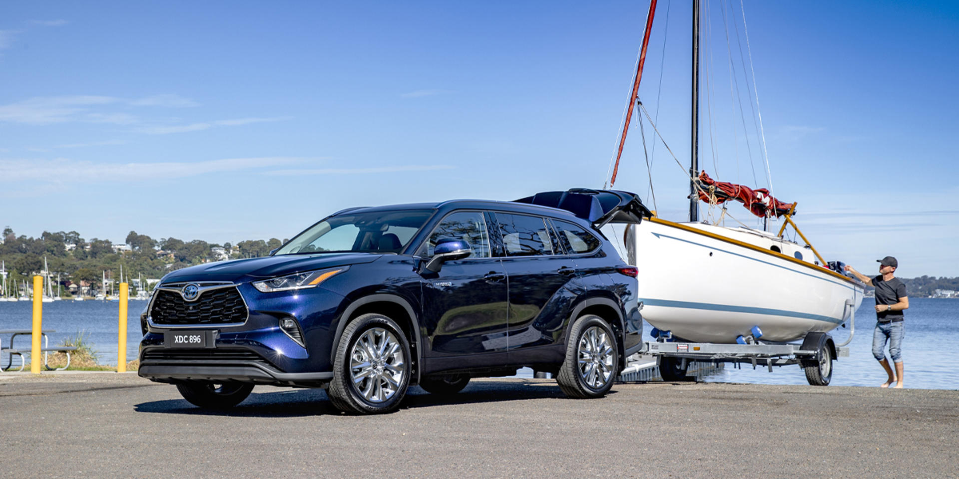 The Toyota Kluger is part of the 100% Hybrid-Electric Vehicles now offered by Toyota Australia