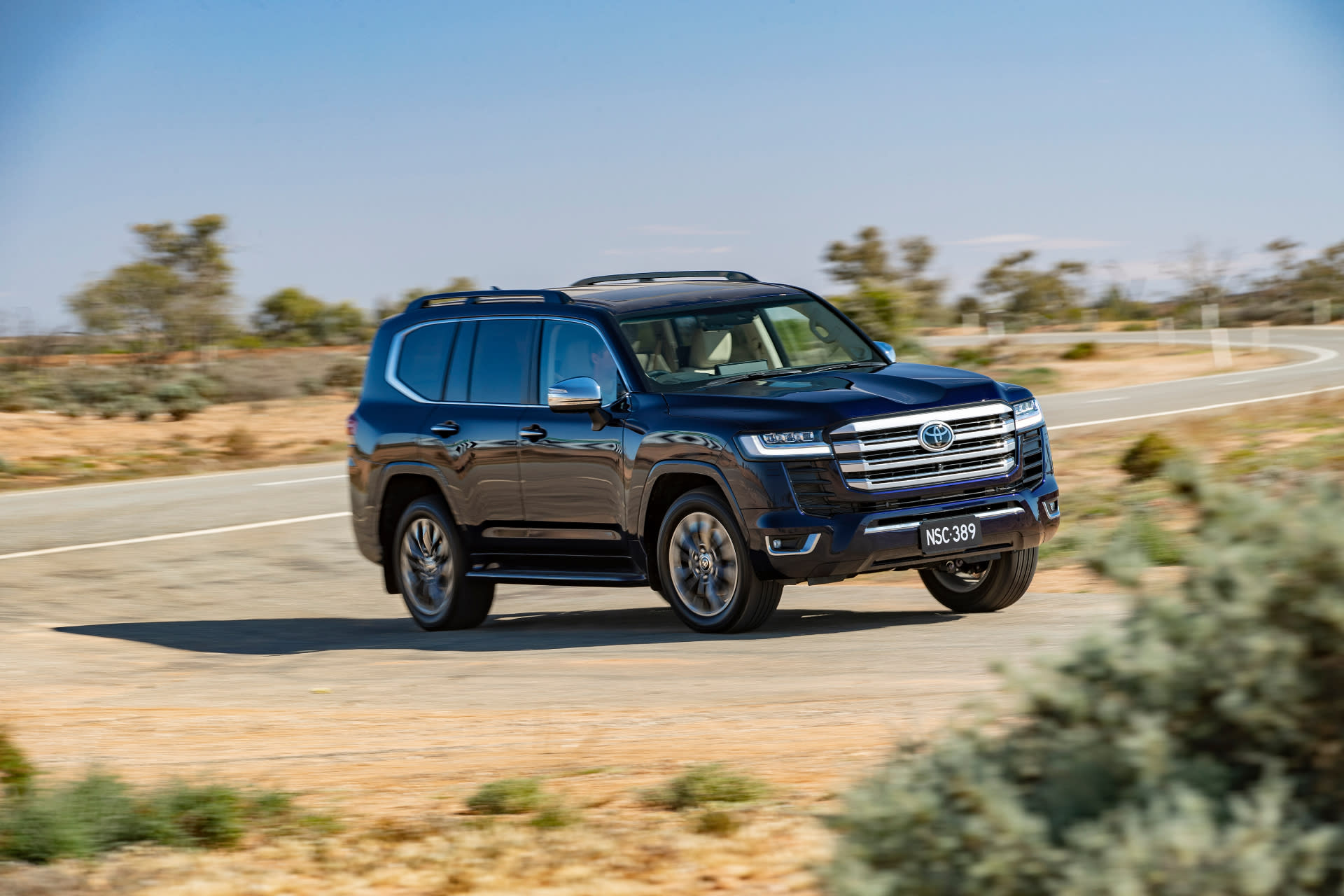 FIRST-EVER PERFORMANCE HYBRID TOYOTA LANDCRUISER MAKES GLOBAL DEBUT banner