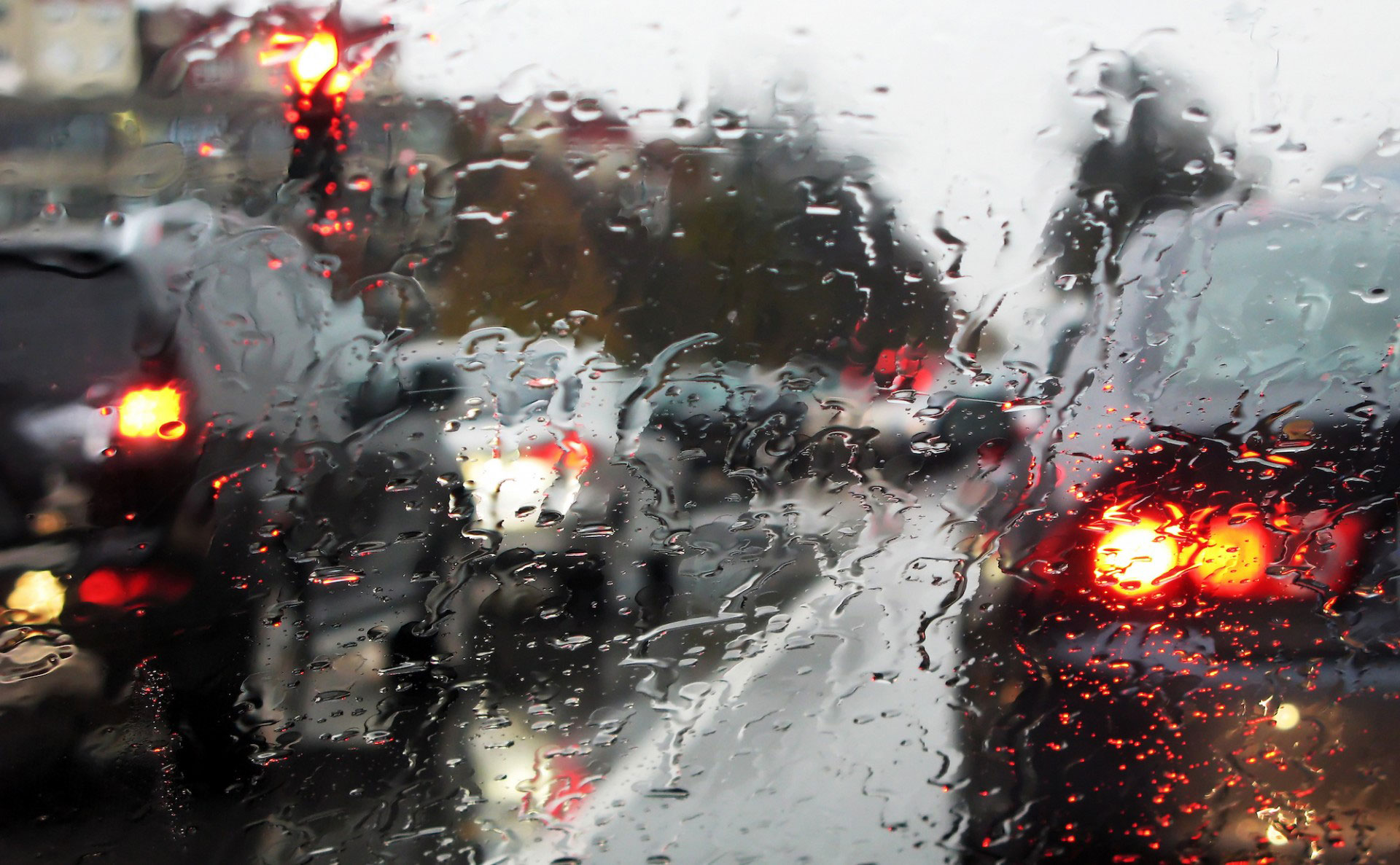 8 Essential Tips for Safe Driving in Wet Weather banner