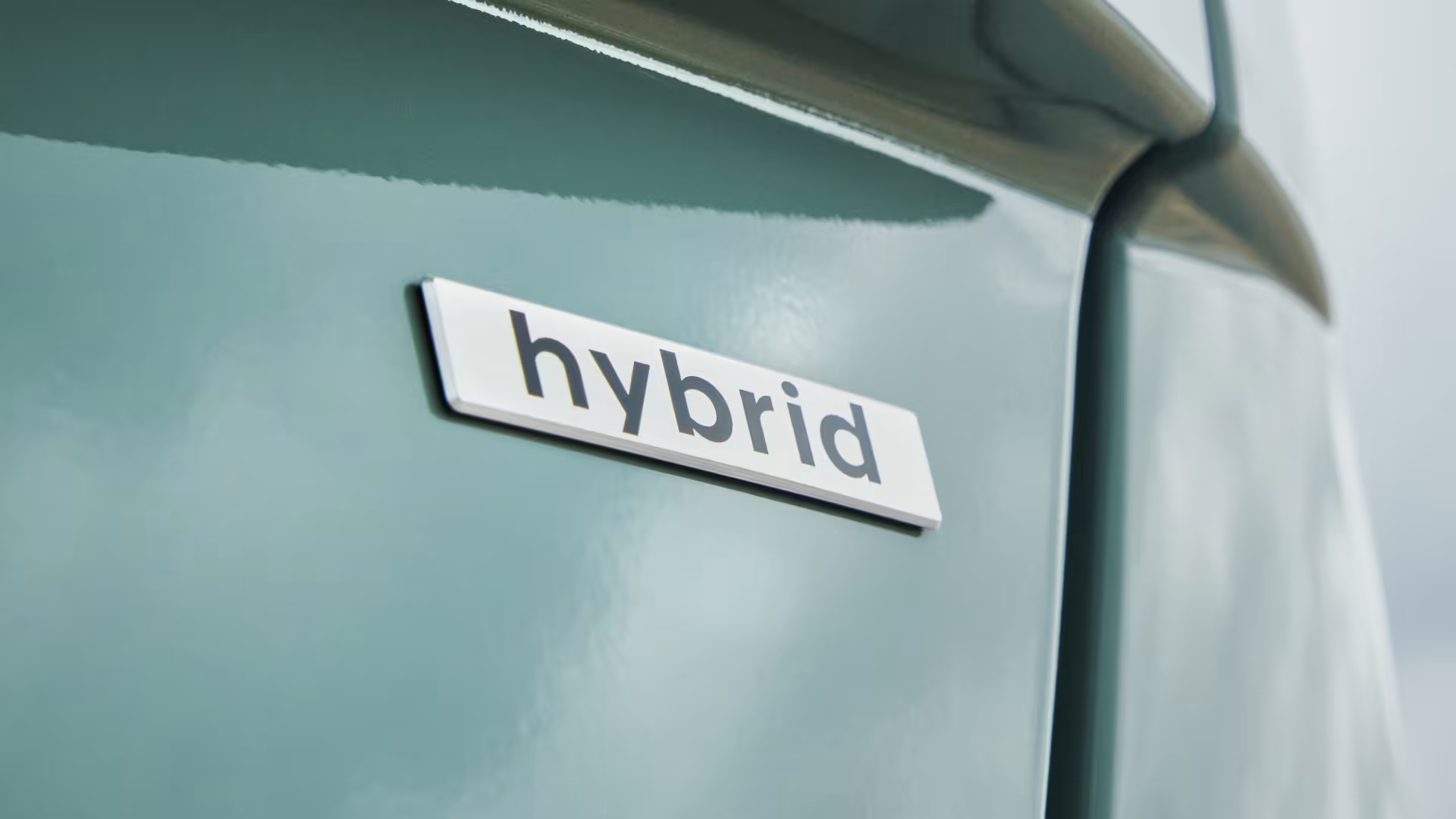 Hybrid and Plug-In Hybrid Sales Surge to New Heights in Australia: A 2023 Overview banner