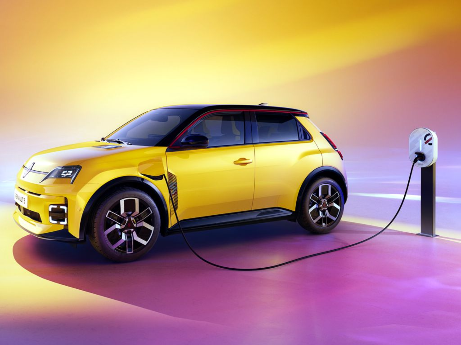 Renault's Electric Evolution: Introducing the Renault 5 E-Tech banner