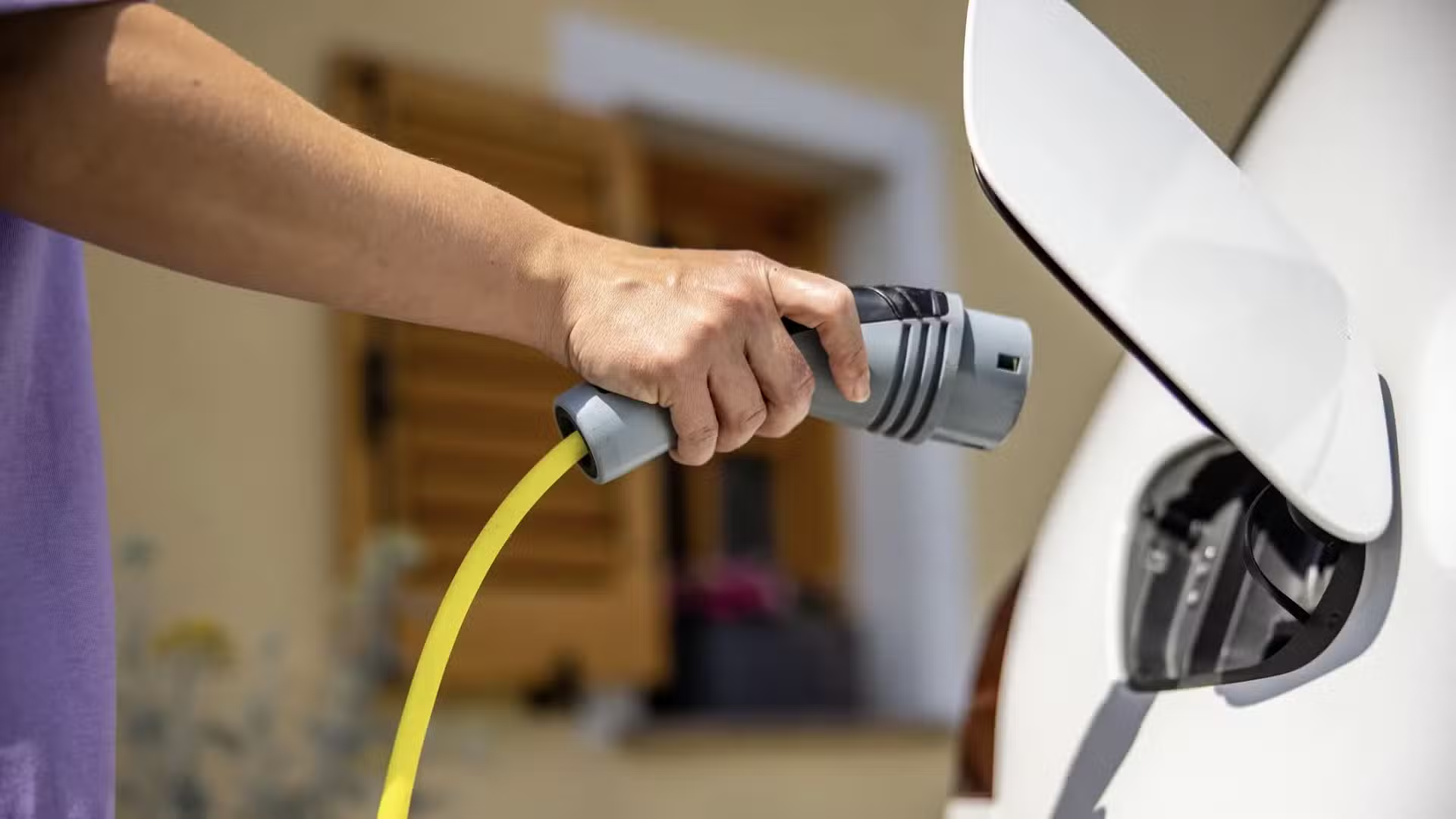 New Federal Standards Allow Australians to Power Homes and Support the Grid with Electric Vehicles banner