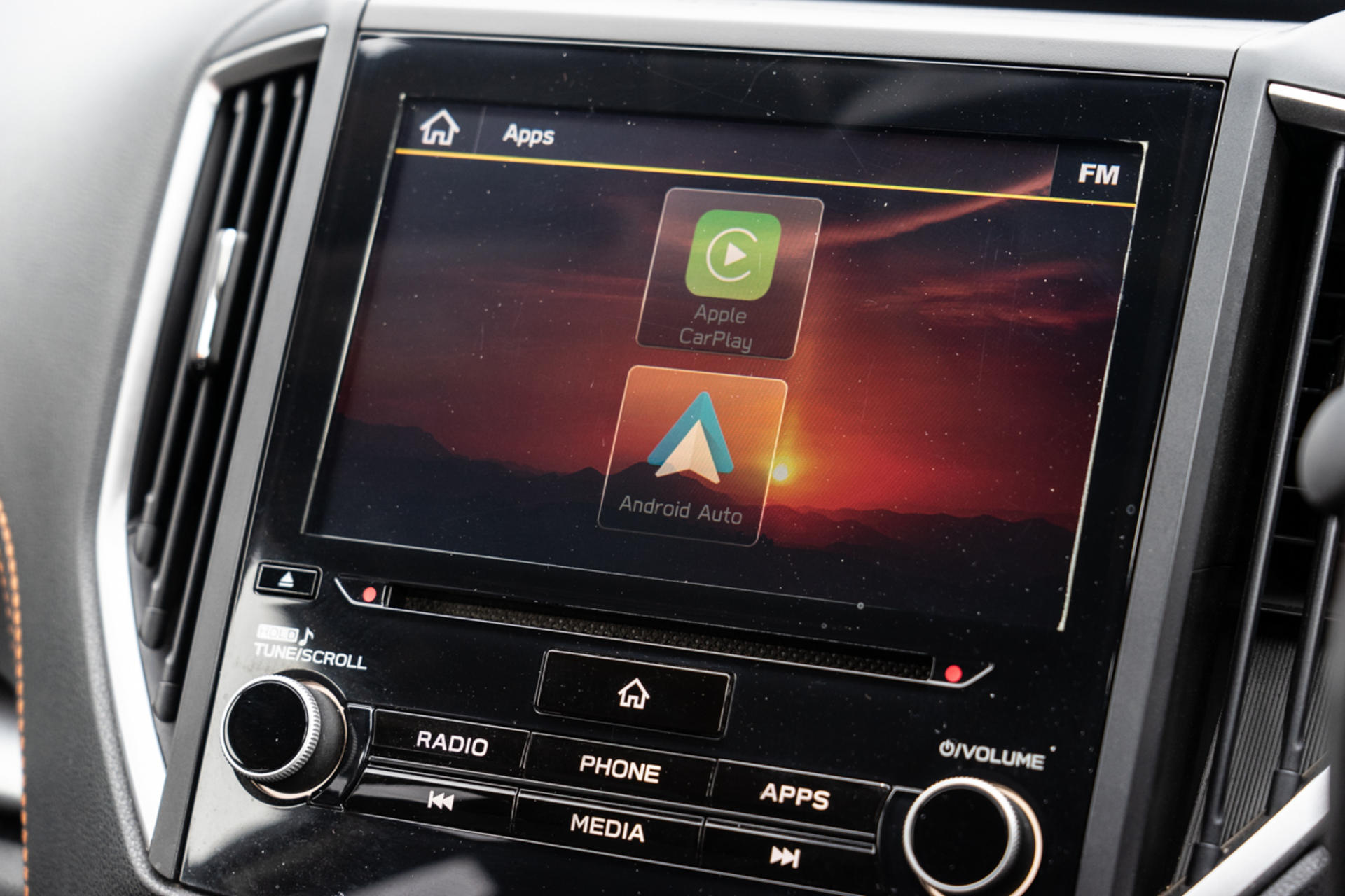 What Apps are Supported on Apple CarPlay & Android Auto? banner