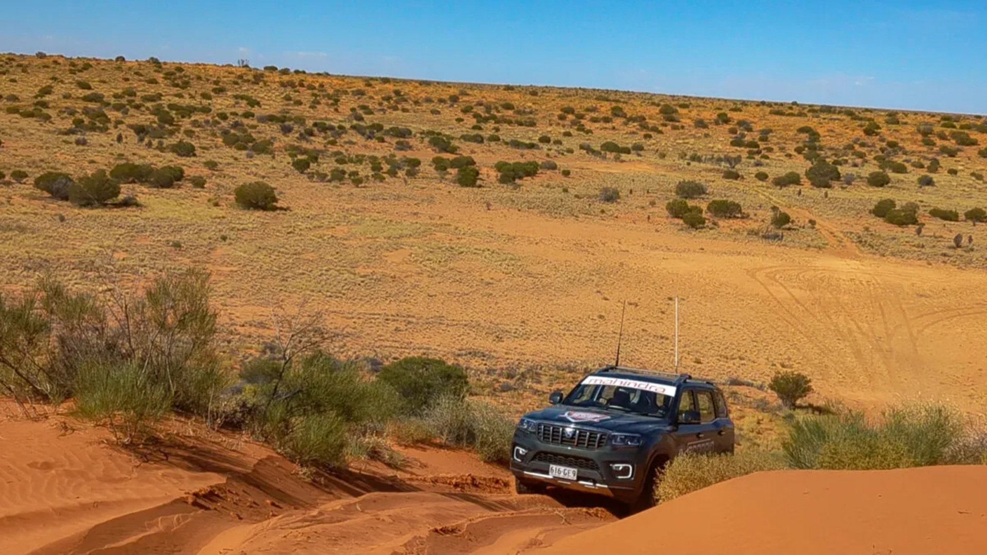 Mahindra Scorpio crosses the Simpson Desert in record time! banner