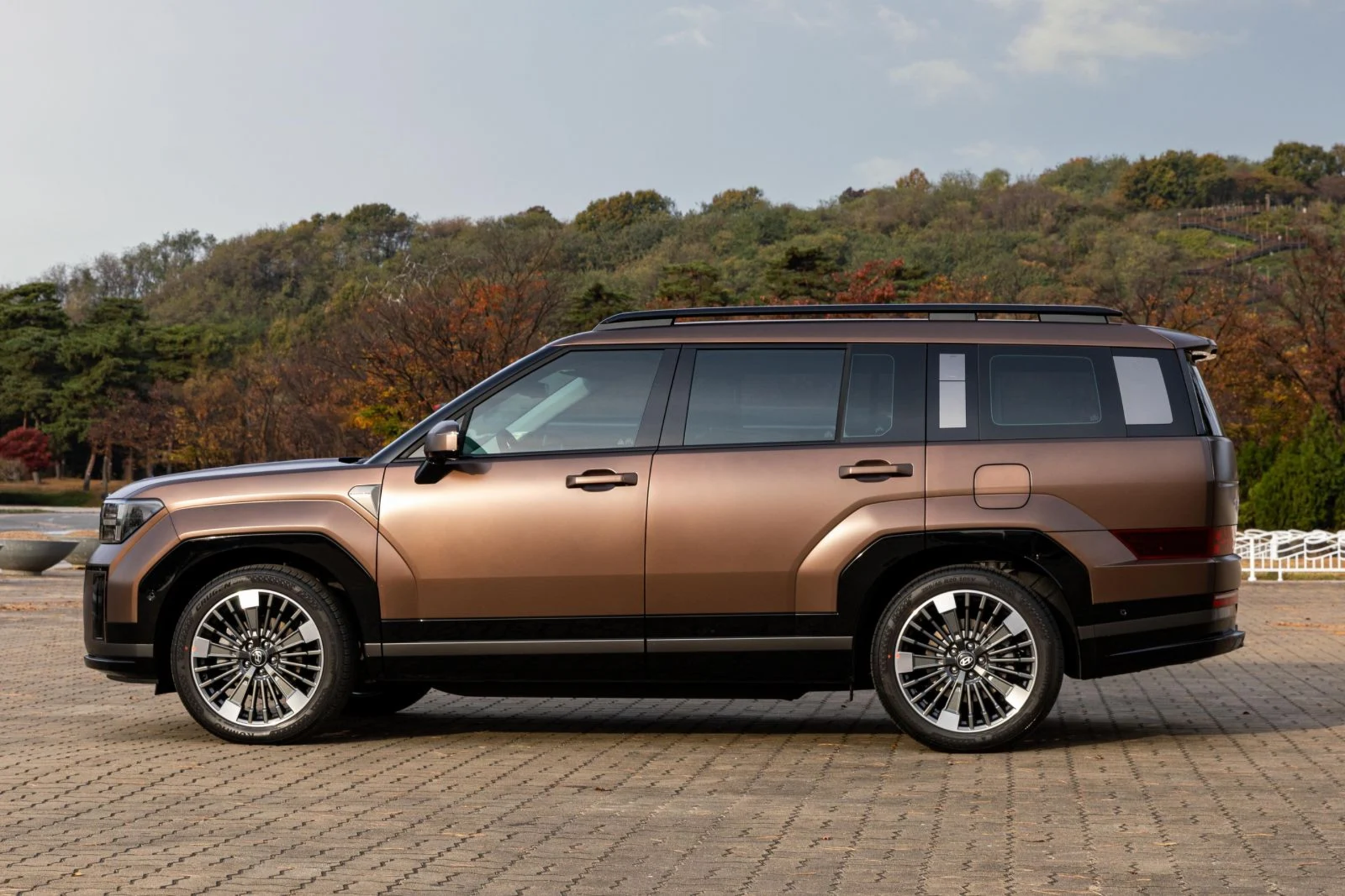 Unveiling the All-New Hyundai Santa Fe: A Hybrid Revolution banner