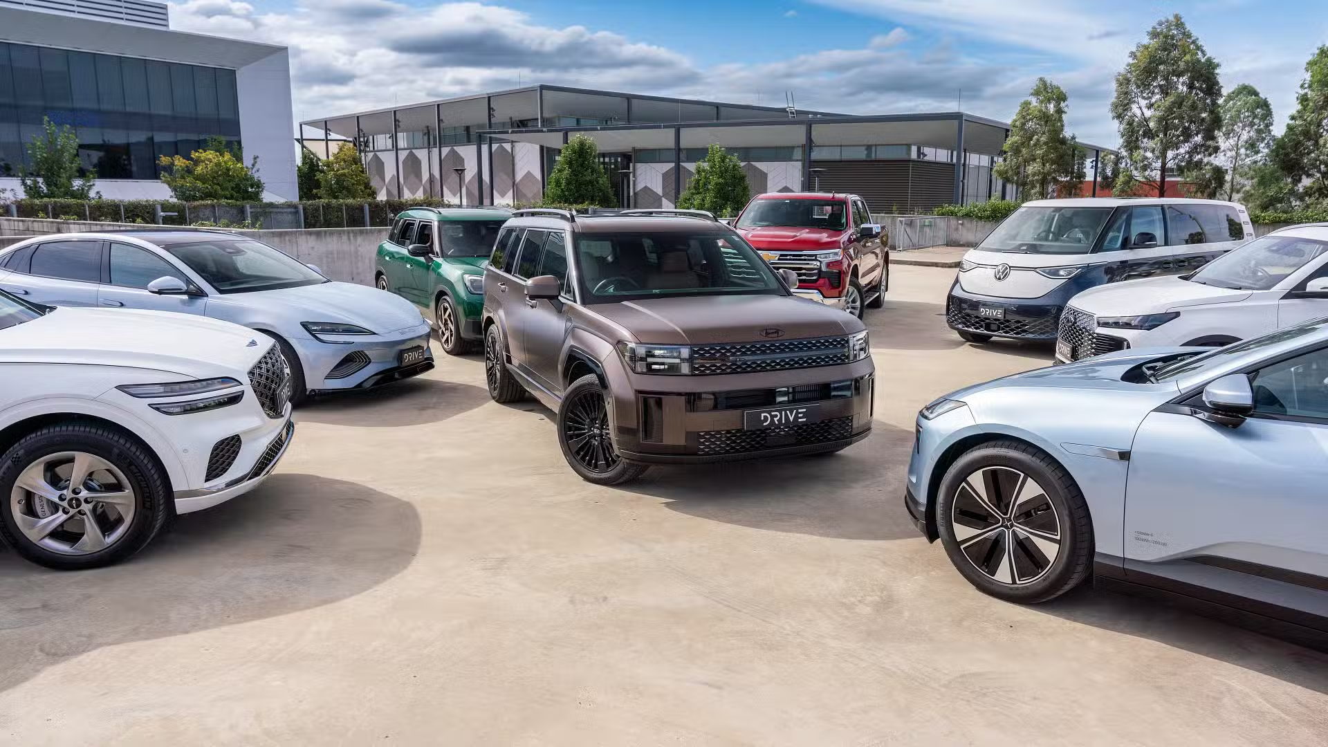 Hyundai Santa Fe Hybrid Wins Drive Car of the Year 2025 banner