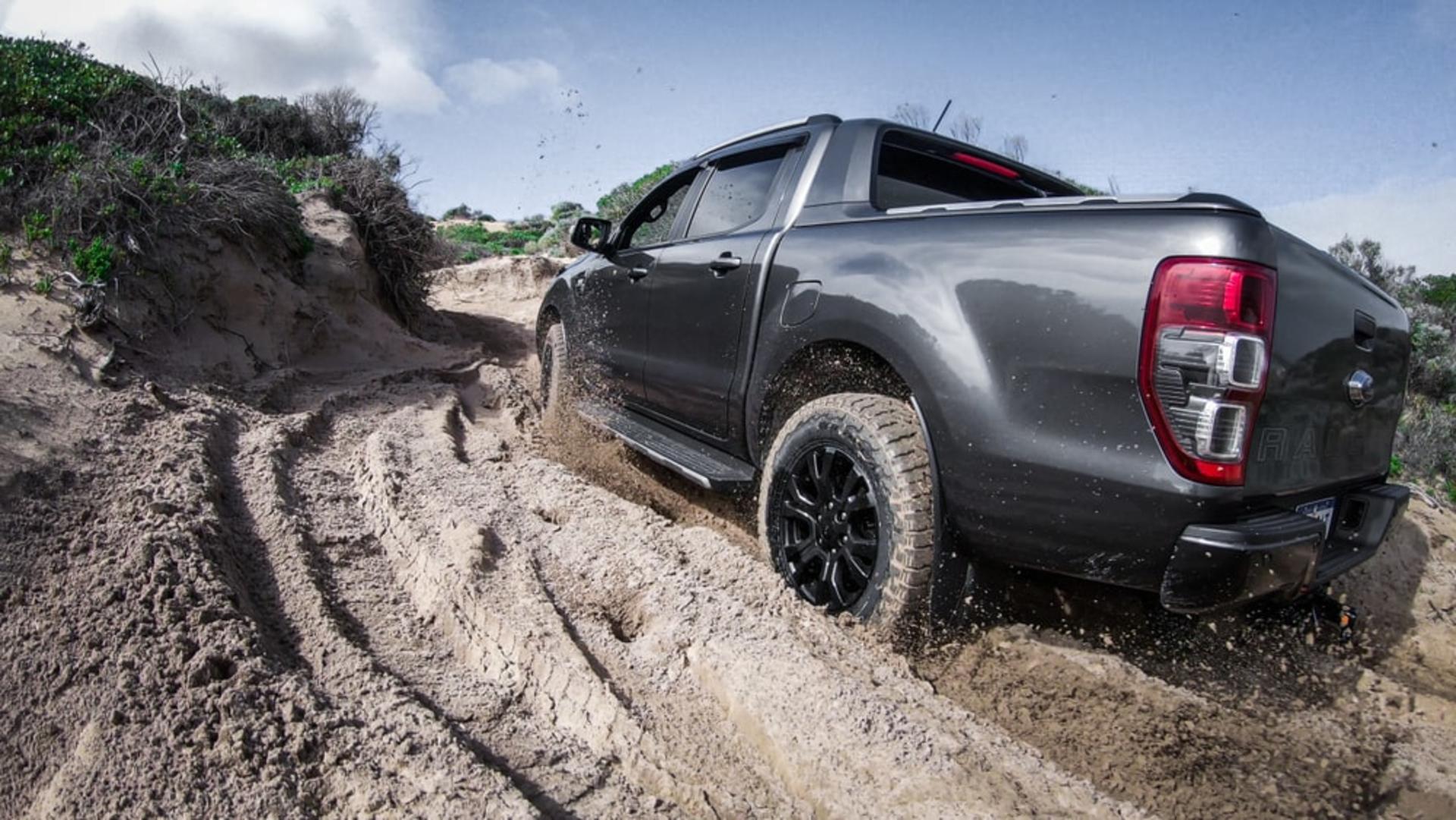 What's The Difference Between An AWD And 4WD? banner