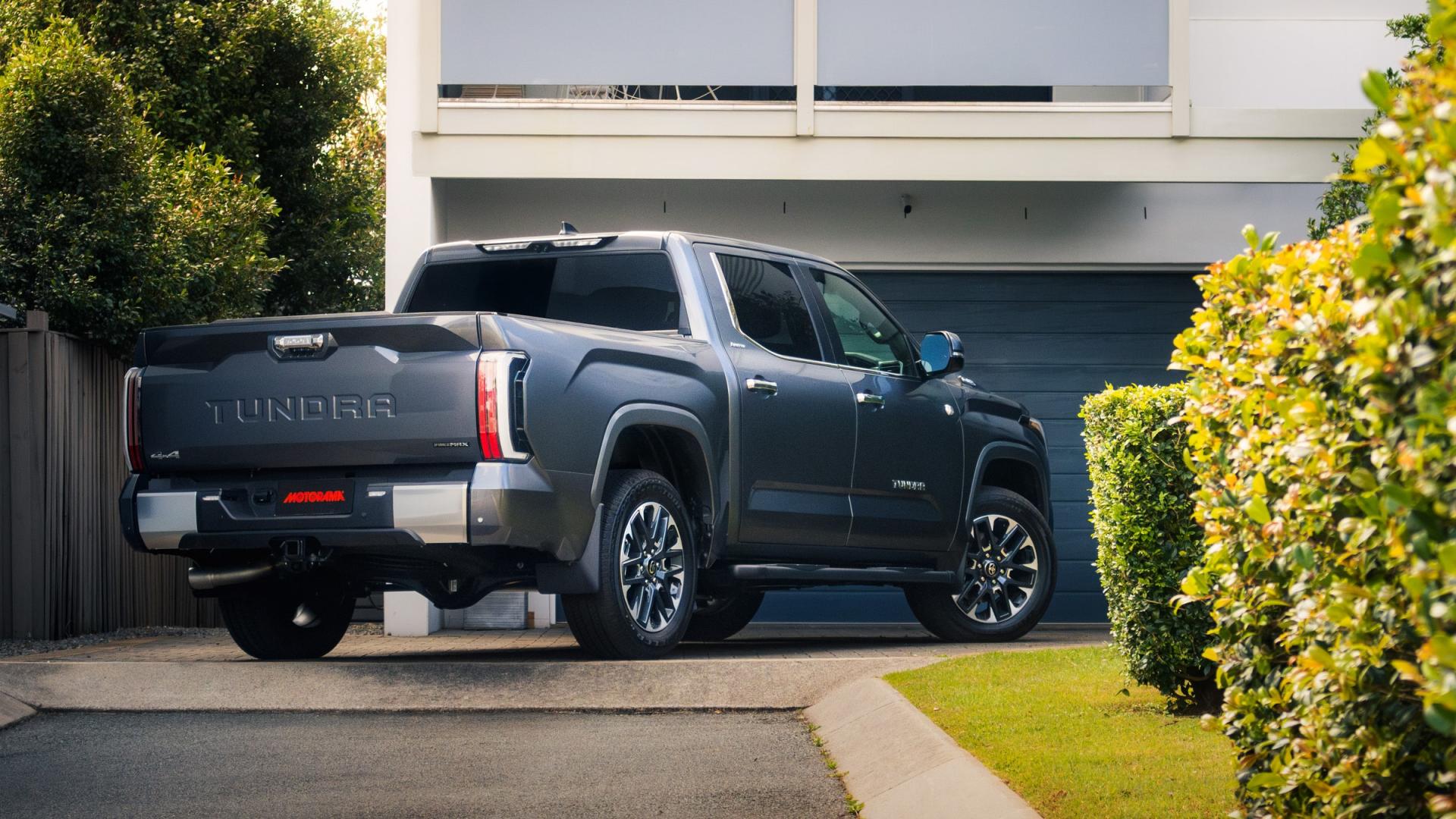 Review: 2025 Toyota Tundra Limited banner