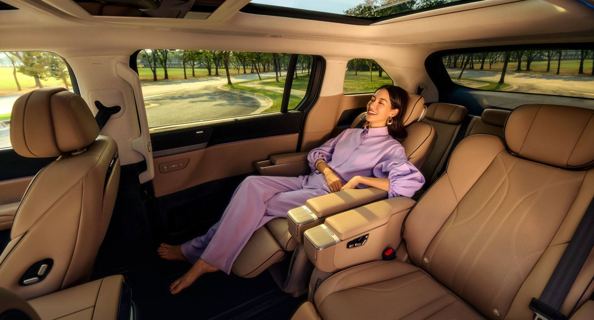 Xpeng's signature Zero Gravity seats with massage function in x9