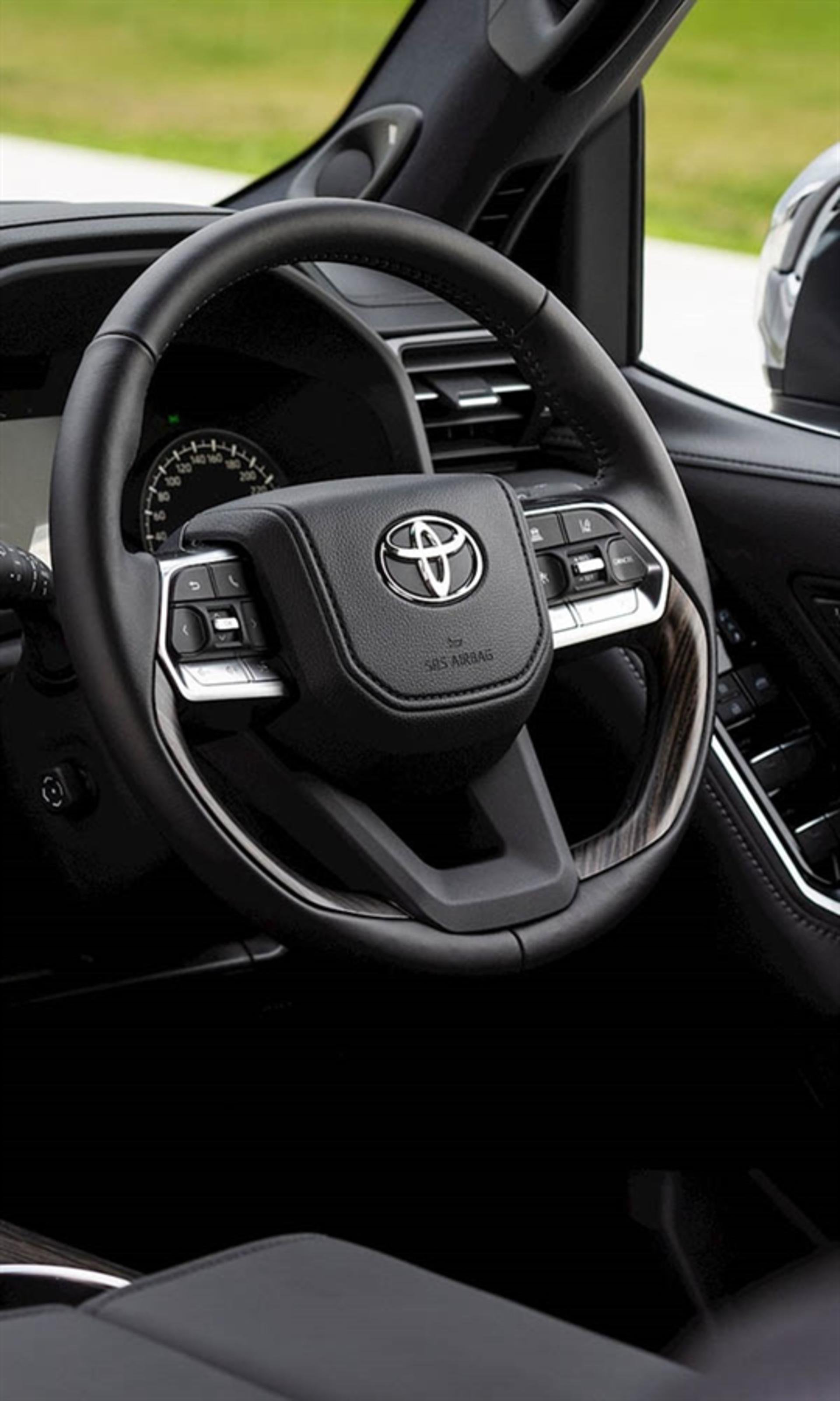 What's The Difference Between The LC300 &amp; LC200 Interiors