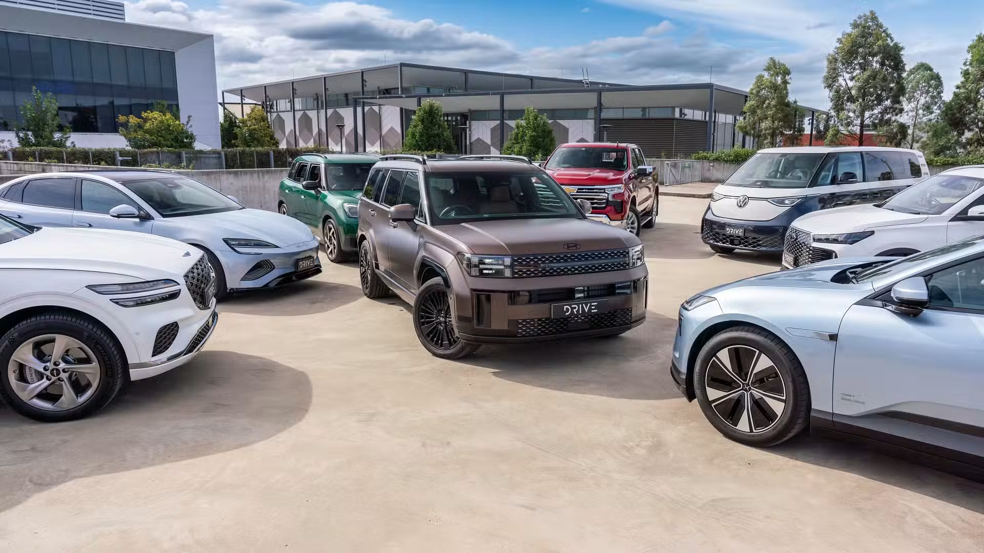 Hyundai Santa Fe Hybrid Wins Drive Car of the Year 2025 banner