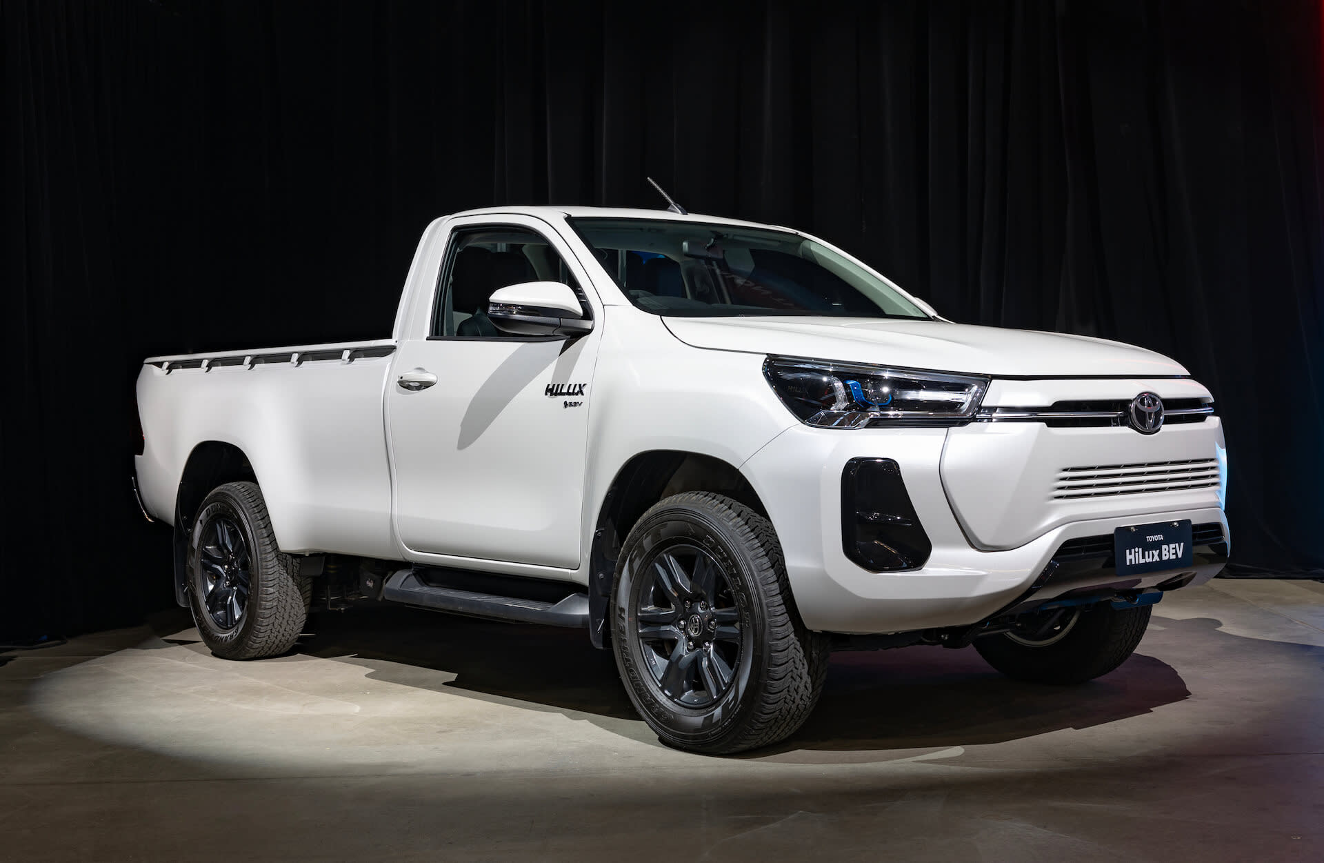TOYOTA PRESENTS NEW-VEHICLE SHOWCASE LED BY HILUX BEV CONCEPT banner