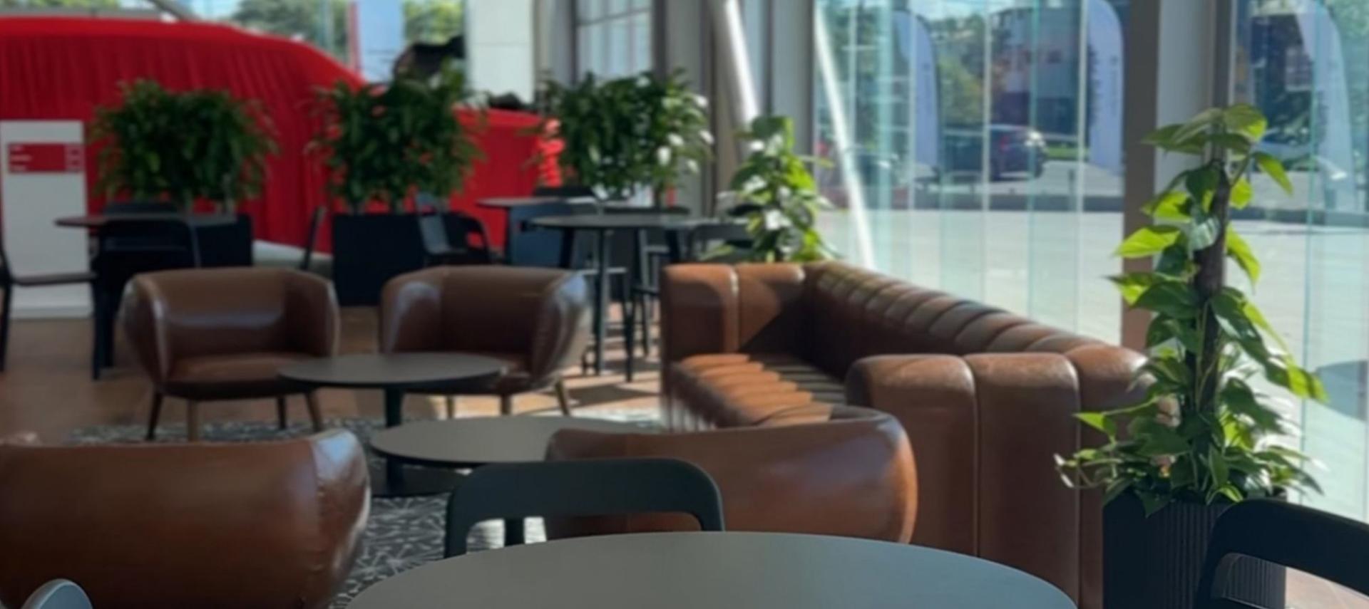 Toyota Car Service Department With Comfortable Waiting Lounge