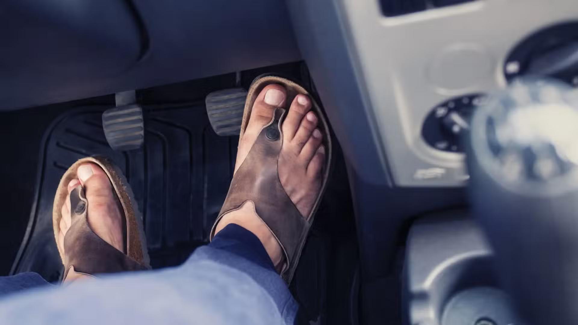 Tynan Drive Guide: Is It Legal to Drive While Wearing Thongs or Sandals in NSW and Australia? banner
