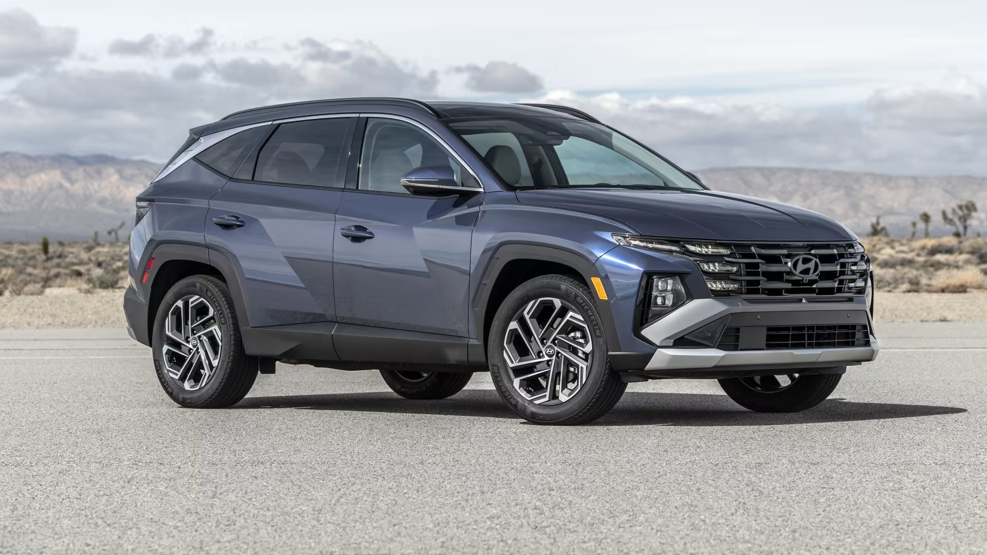 Introducing the 2025 Hyundai Tucson: Embracing Petrol-Hybrid Technology and Elevated Luxury banner