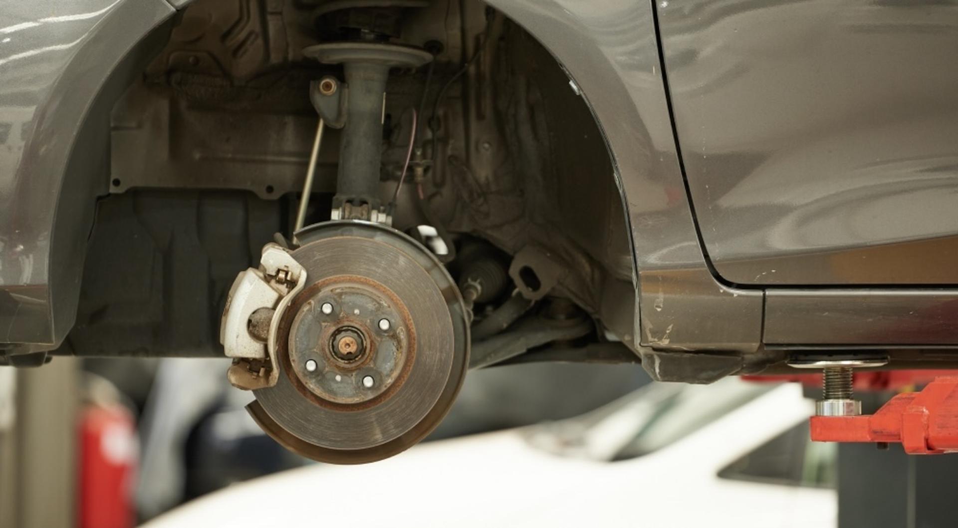 What’s the Difference Between a Genuine Toyota Service and a Non-Toyota Service? banner