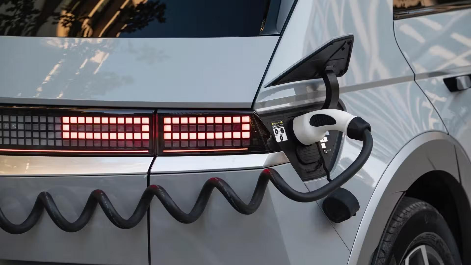 Tynan Guide: How to Properly Test Drive an Electric Car banner